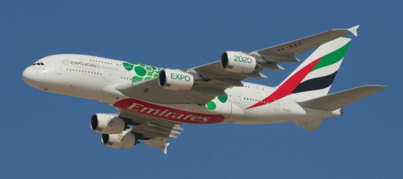 А380 авиакомпании Emirates с символикой всемирной выставки EXPO 2020, которая пройдет в следующем году в Дубае. Фото: Марина Лысцева